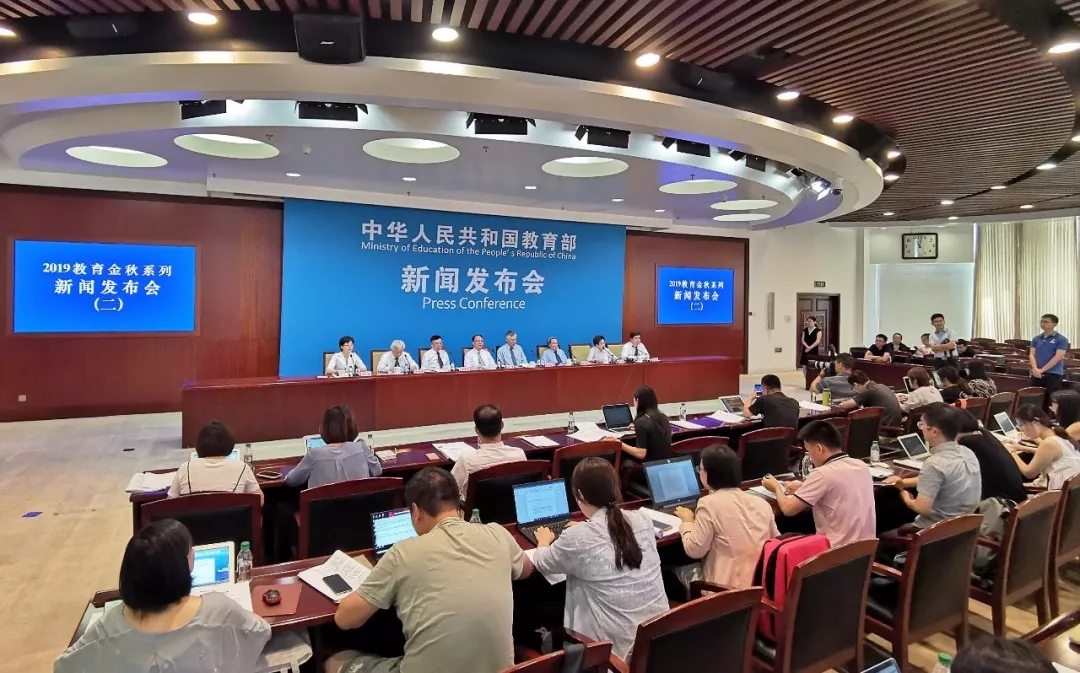 重磅！普通高中思想政治、語文、歷史統(tǒng)編教材將投入使用！有這些新變化~