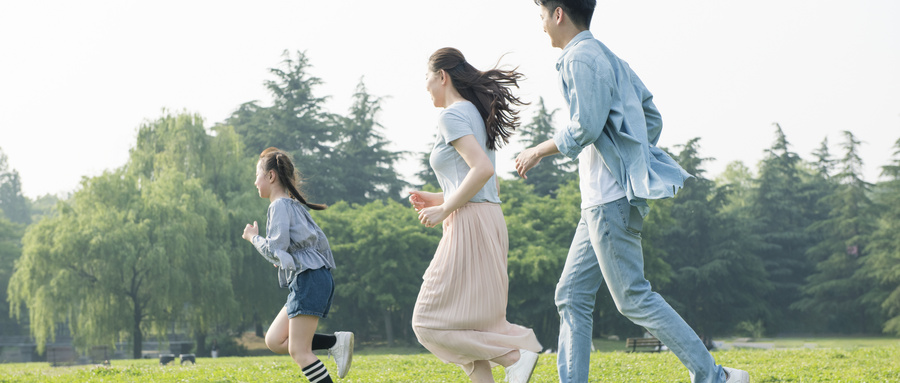 如何培養(yǎng)出快樂、溫暖、人格健全的孩子？